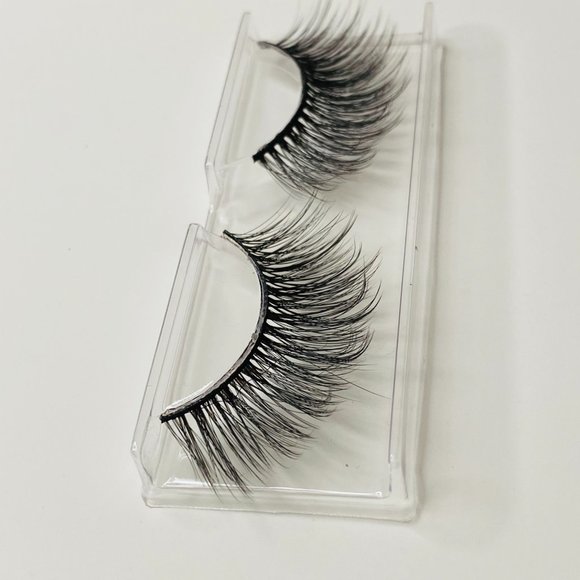 Get Into It Bitch lash - Picture 4 of 5